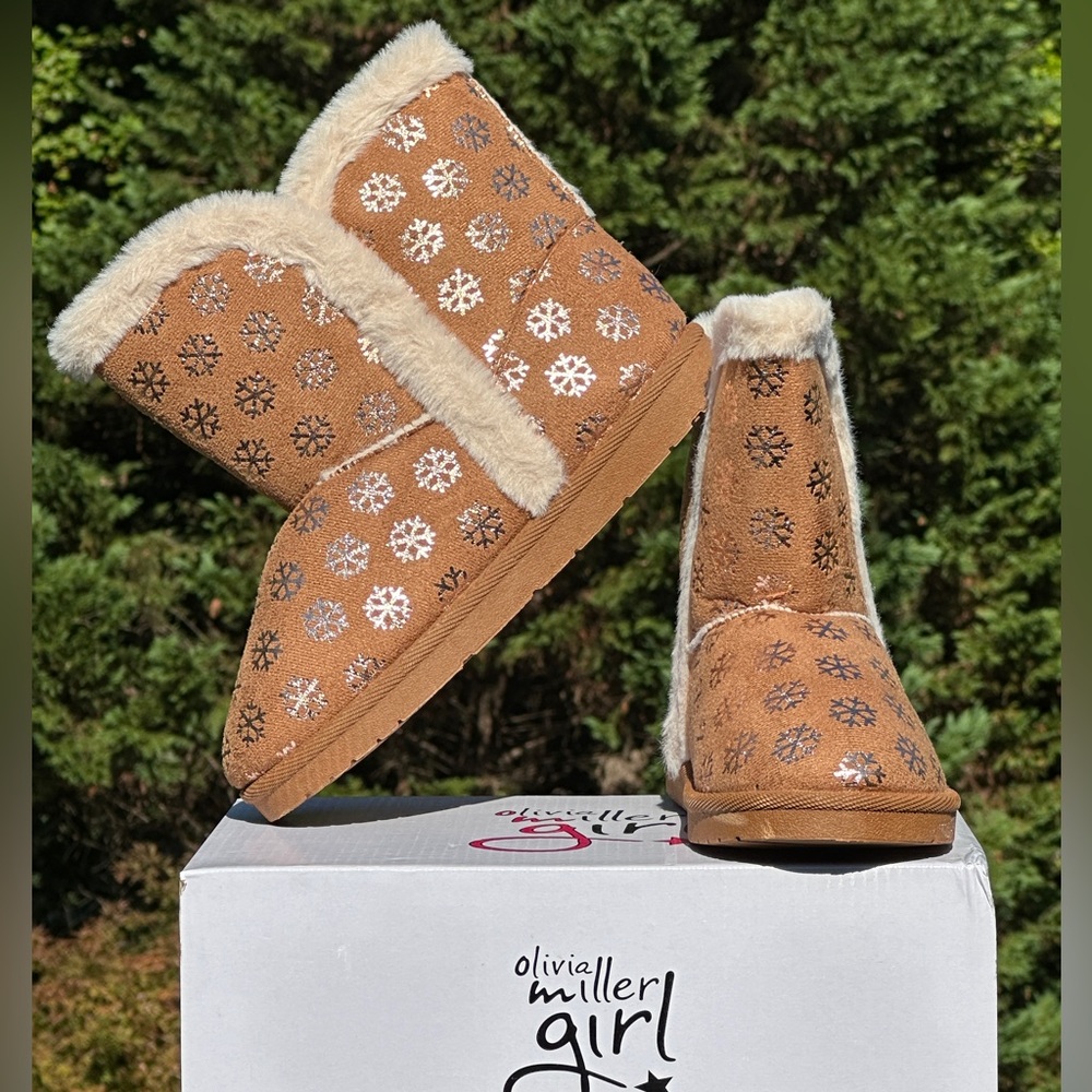 Olivia Miller Tan Snowflake Kids Boots